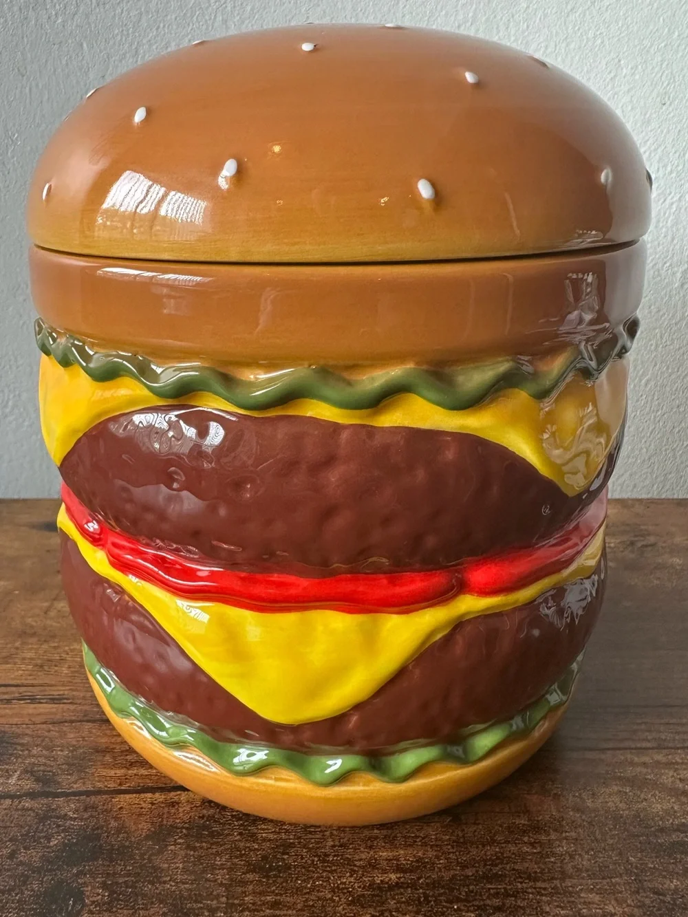 Novelty Ceramic Double Cheeseburger Cookie Jar Yellow, Brown, Red, Green NWT - Picture 2 of 5